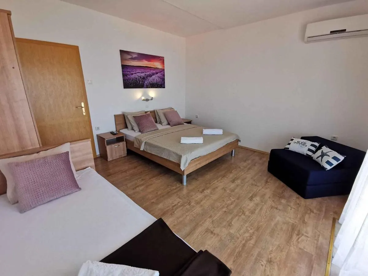 Apartments In Dramalj 27707 Chorvatsko