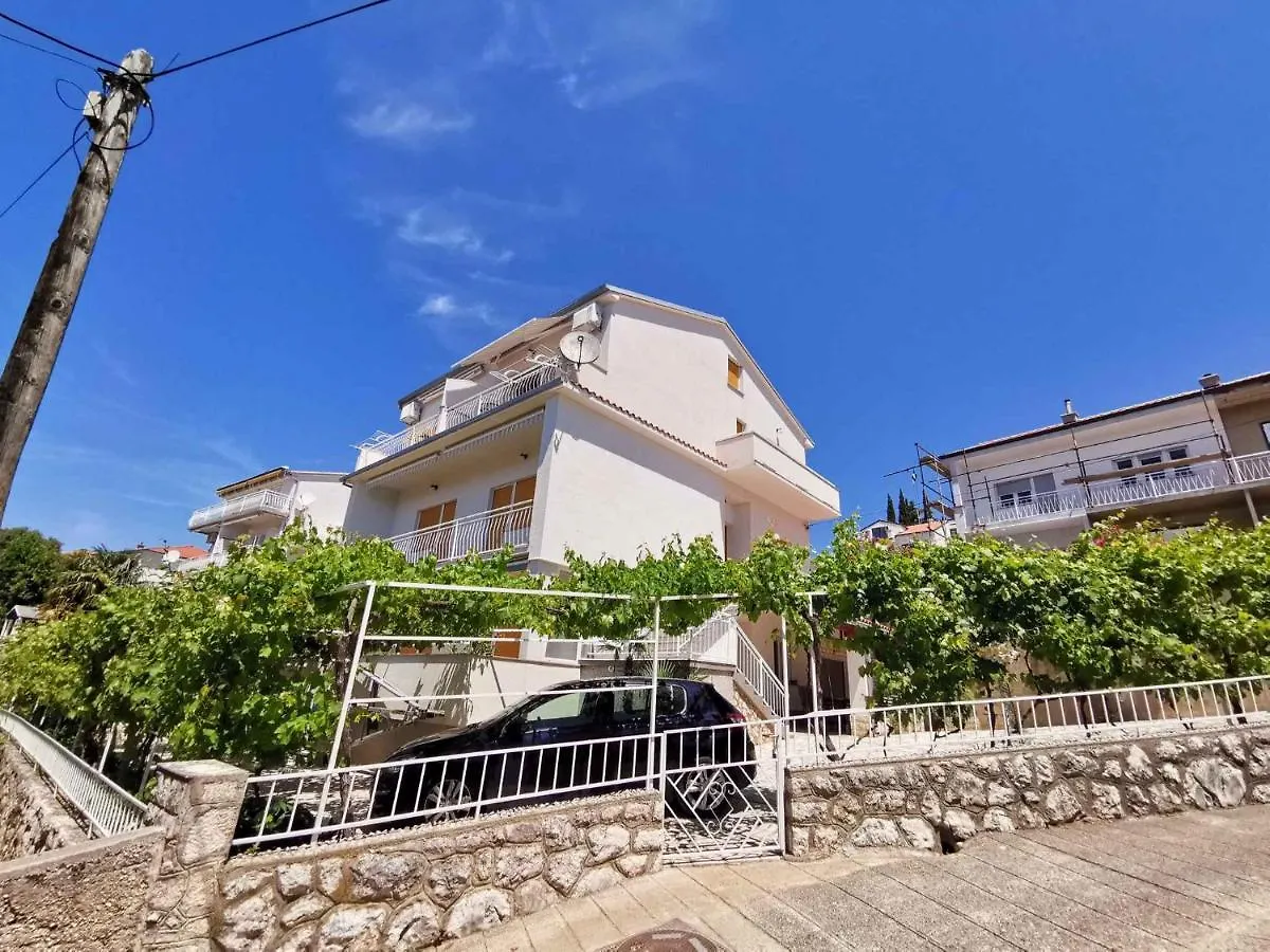Apartments In Dramalj 27707