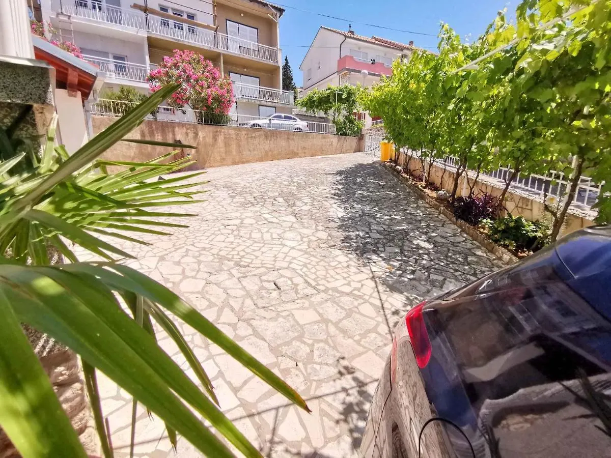 Apartments In Dramalj 27707